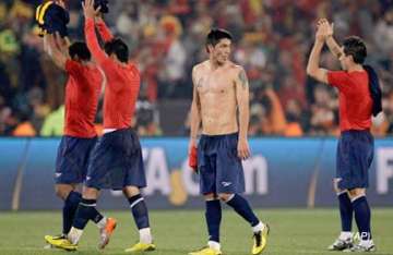 spain beats chile 2 1 at world cup