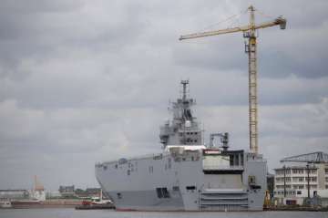 france suspends mistral warship delivery to russia