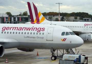 germanwings pilot was locked out of cockpit before crash in france report