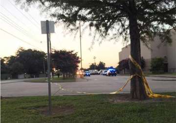 3 dead 7 injured in shooting at louisiana movie theater