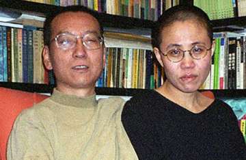 wife allowed to meet jailed chinese nobel winner