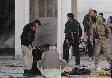 militants attack shia mosque in pakistan 2 killed