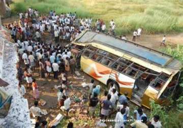 17 killed in nepal bus accident