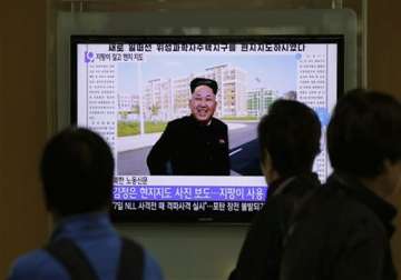 north korea leader kim jong un makes 1st appearance in 40 days