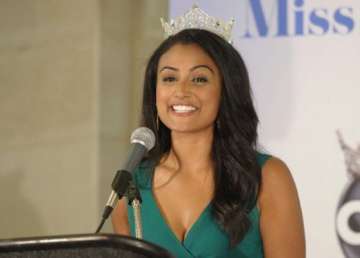 miss america nina davuluri to host narendra modi s public reception in new york