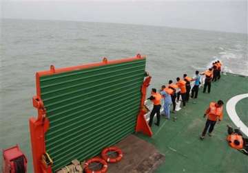 tail of missing airasia plane discovered in java sea