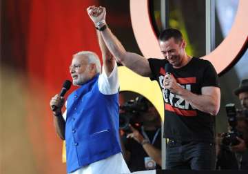 modi uses concert to invoke youth power send message of peace