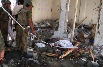 4 militants among 7 killed in suicide attack shootout in pak