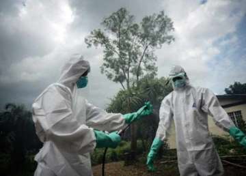 hundreds of thousands of ebola vaccines to be ready in 2015 who