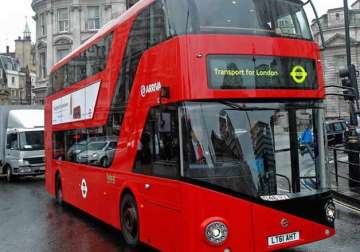 british asian teenage girl thrown off bus for too much makeup