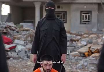 shocking video isis threatens barack obama beheads four kurdish fighters