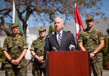 canada to provide iraq with non lethal gear to fight is