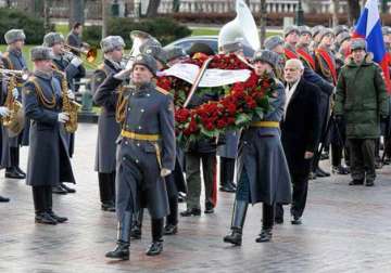pm modi lays wreath at soviet world war ii memorial