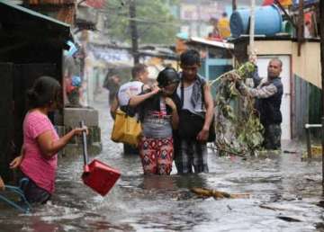 typhoon kills seven in philippines