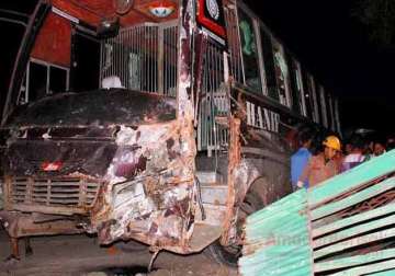 24 killed in bus accident in bangladesh