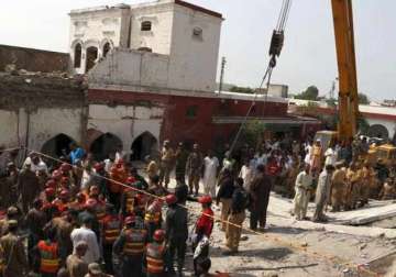 death toll in pakistan s attock suicide attack rises to 20