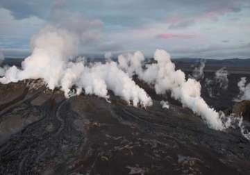 iceland raises volcano aviation alert again