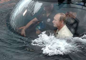 russia s stunt loving vladimir putin rides to bottom of black sea
