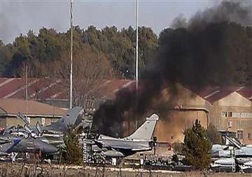 spain 10 dead 21 hurt in crash of greek f 16 jet at base