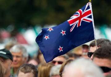 new zealanders to get final vote on changing flag