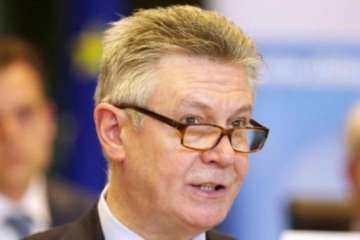 eu delays implementation of association agreement with ukraine