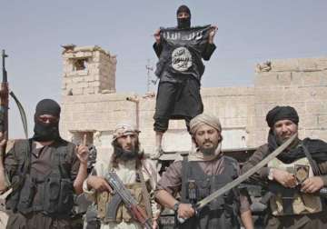 isis publicly beheads its 20 fighters for absconding report