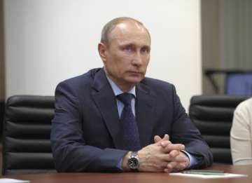 vladimir putin says russia to stay out of geopolitical conflict