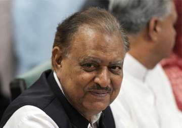 pakistan wants friendship with india mamnoon