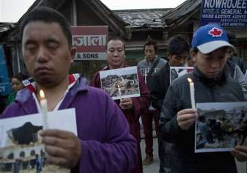 tibet quake death toll 18 china offers assistance to nepal