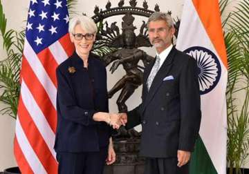 hold your horses us cautions india against boosting trade with iran