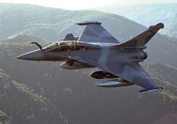 france conducts more air strikes against is