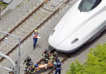2 dead after man sets self on fire on japan bullet train