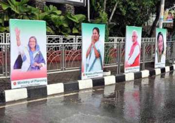 mamata banerjee arrives dhaka ahead of pm modi s visit