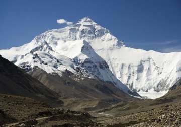 mountaineers returning nepal to climb mount everest