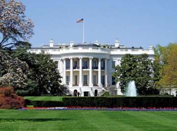 washington man arrested after jumping white house fence
