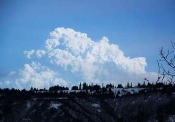 airplanes warned to avoid alaska volcano airspace