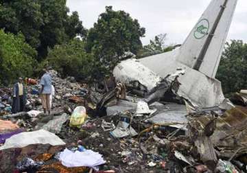 miracle baby survives south sudan plane crash in man s arm