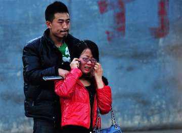 chinese thief holds girl at knife point on road for 11 hours