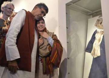 malala bursts into tears seeing her blood stained uniform