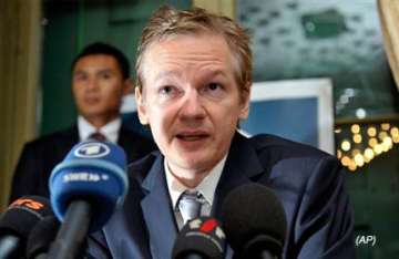 uk court grants bail to wikileaks julian assange