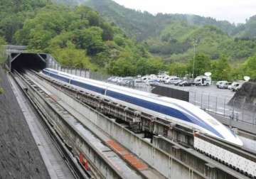 japan s maglev train breaks own speed record at 361 mph