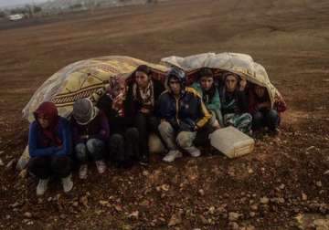 over 7 300 syrians fled kobane since september un