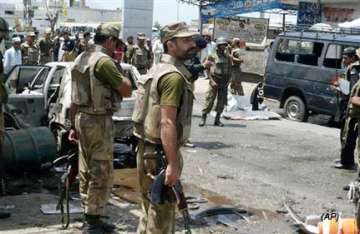 pak army foils suicide attack kills 3 attackers