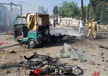 suicide blast at pakistan government office kills 22