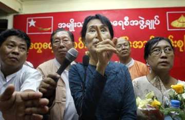 aung san suu kyi demands freedom of speech in myanmar