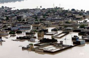 over 800 people killed lakhs affected by flash floods in pak