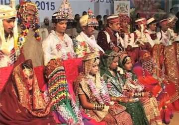 drumbeats roll 60 hindu couples tie knot at mass wedding in pakistan