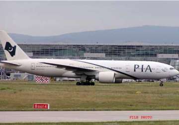 rehman malik video pia suspends staff over delayed take off