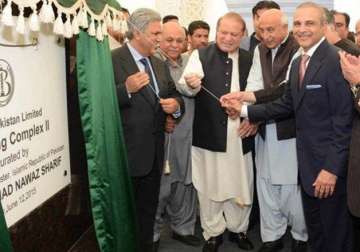 nawaz sharif inaugurates pakistan s largest oil refinery