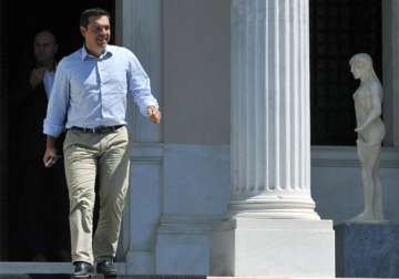 greece s pm alexis tsipras quits calls early polls